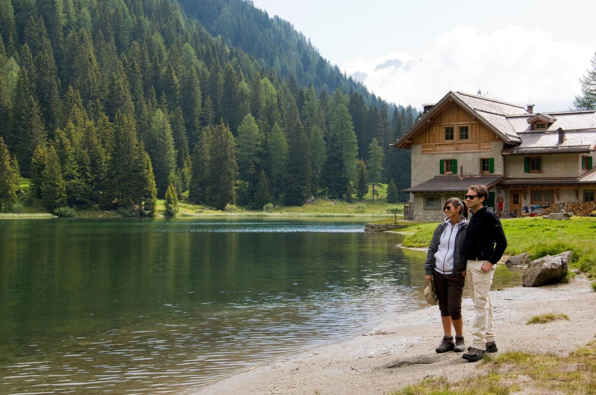 مادونا دي كامبيليو Rifugio Lago Nambino المظهر الخارجي الصورة