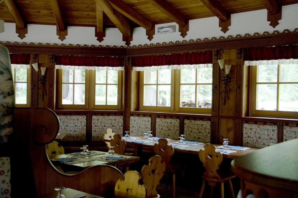 مادونا دي كامبيليو Rifugio Lago Nambino المظهر الخارجي الصورة
