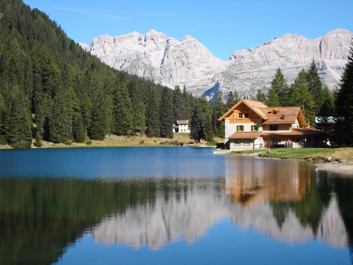 مادونا دي كامبيليو Rifugio Lago Nambino المظهر الخارجي الصورة