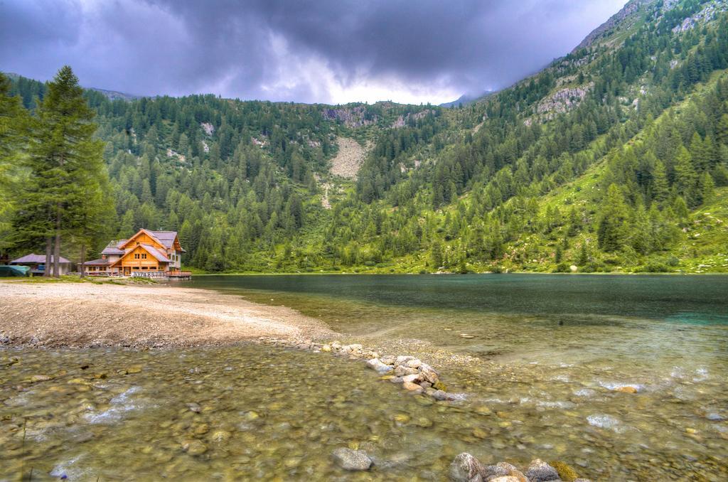 مادونا دي كامبيليو Rifugio Lago Nambino المظهر الخارجي الصورة