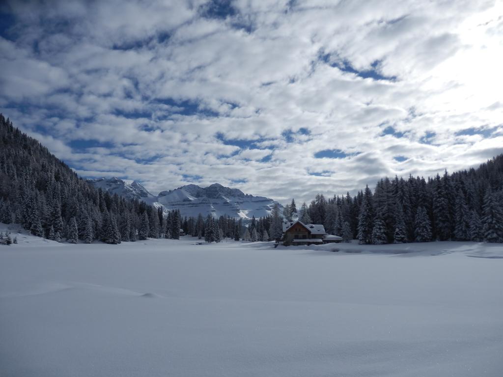 مادونا دي كامبيليو Rifugio Lago Nambino المظهر الخارجي الصورة